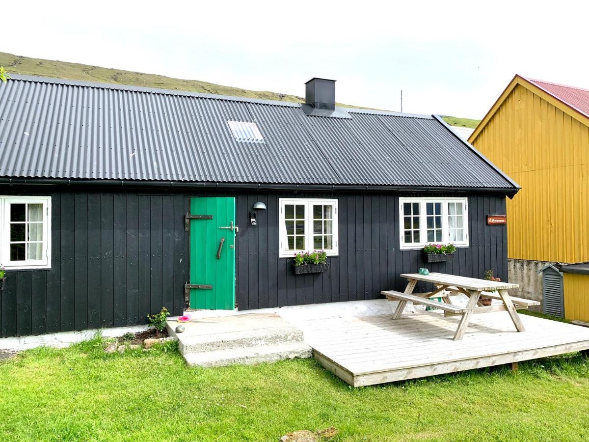 Charming Old Style Shanty Hvalba Exterior photo
